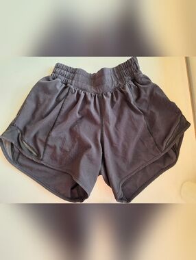 Lululemon Hotty Hot LR Short 4" BLK 0 Tall